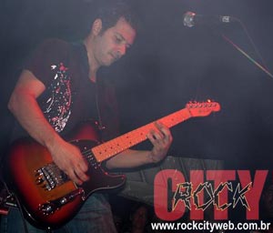 Beto Richieri and his Hellcaster